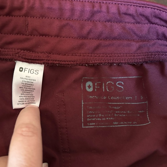 FIGS Technical Collection Zamora Jogger Scrub Pants | Burgundy | Size Small - Picture 3 of 12